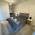 Modern 1-Bedroom Apartment In Wembley Park